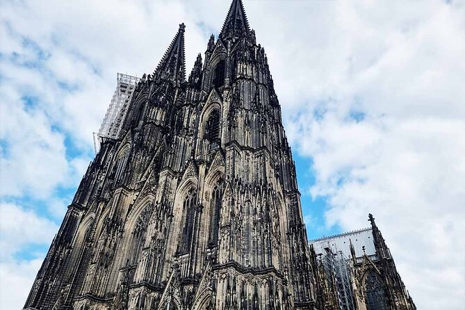 Private audio book city rally around Cologne Cathedral and the Old Town - Practical details before you book