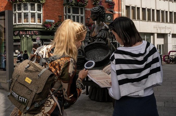 Private Dublin Treasure Hunt Self Guided Tour - The physical puzzle kit and mobile system