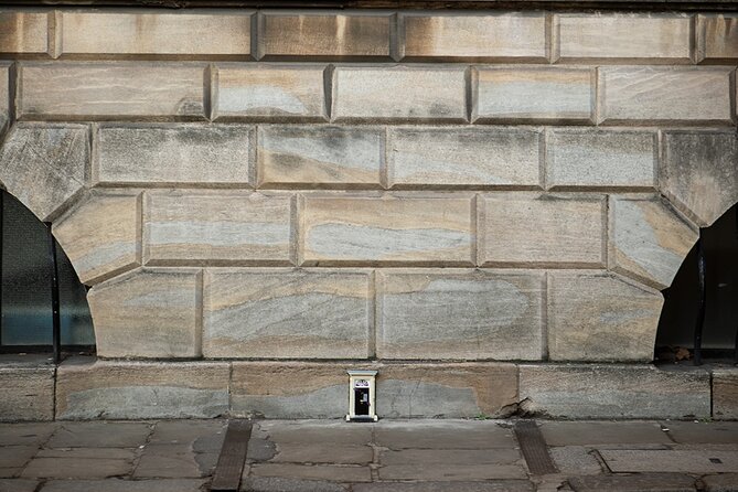 Private Self-Guided Dinky Door Hunt in Cambridge - Market Hill and Downing Street: small doors, big jokes