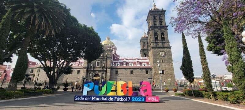 Puebla: Hop-On Hop-Off Bus Tour with Audio Guide - Beginning at the Zócalo and Cathedral