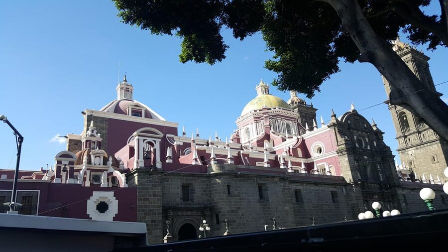 Puebla: Hop-On Hop-Off Bus Tour with Audio Guide - Exhibition Center, Museum of Evolution, and the cable car