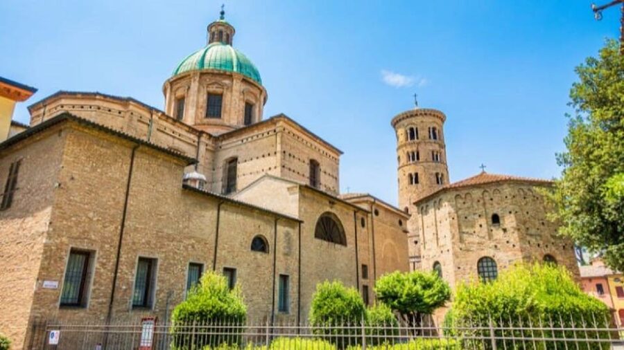 Ravenna Audioguide - Sant’Apollinare Nuovo and Theodoric’s Mausoleum