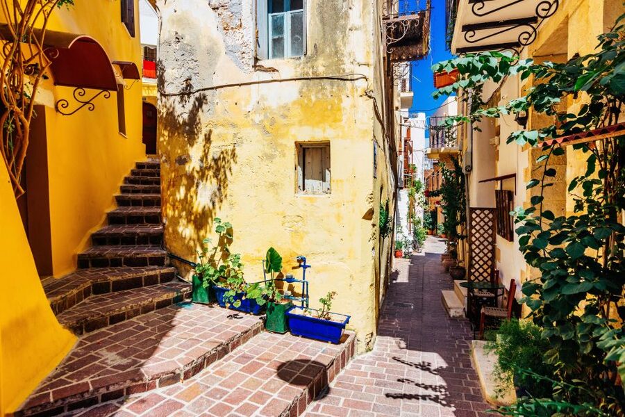 Rethymno: Full or Half-Day Trip to Chania with Audio Guide - The Venetian Port, lunch, and the best use of free time