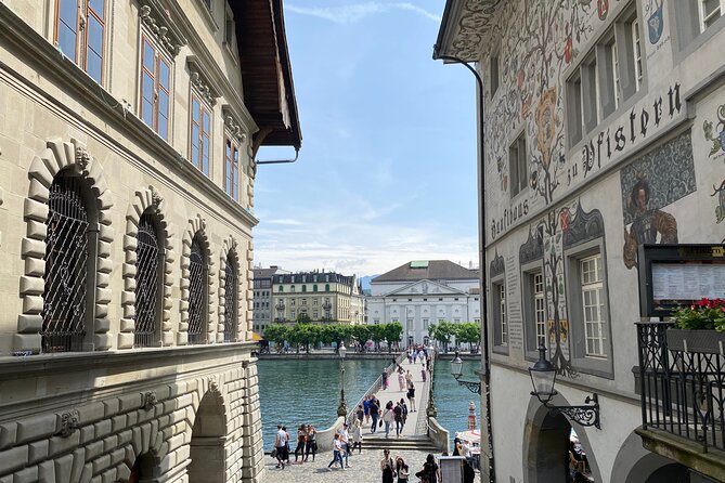Revealing Lucerne: Self-Guided Audio City Tour - City Hall, Weinmarkt, and Hirschenplatz