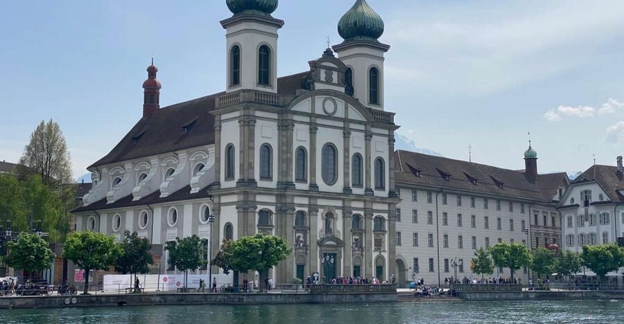 Revealing Lucerne: Self-Guided Reading City Tour - A Lucerne walk that goes beyond the postcard