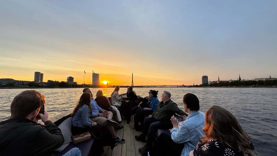 Riga: Canal Boat Tour with Welcome Drink & Audio Guide - Freedom Monument and the Latvian National Opera