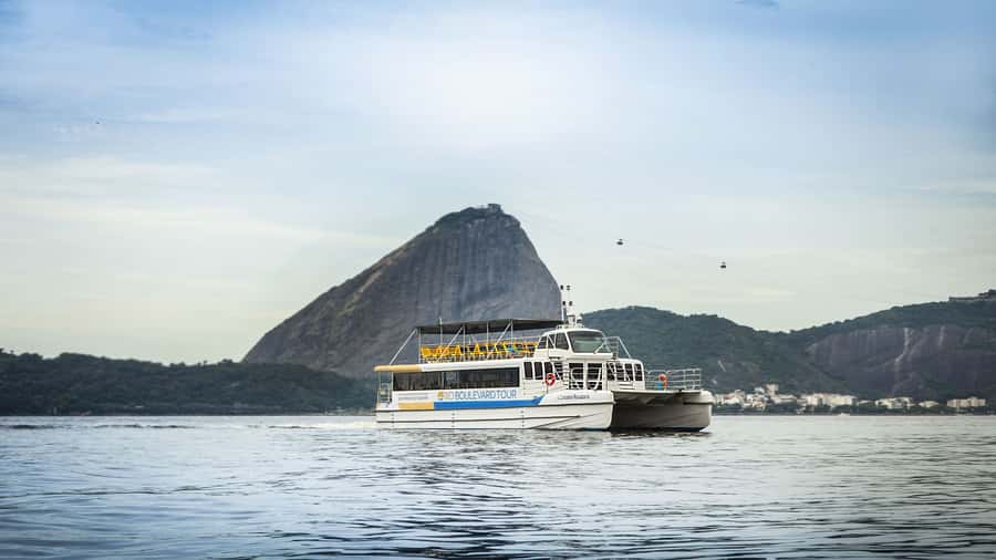 Rio: Guanabara Bay Boat Tour - The port district and Museum of Tomorrow