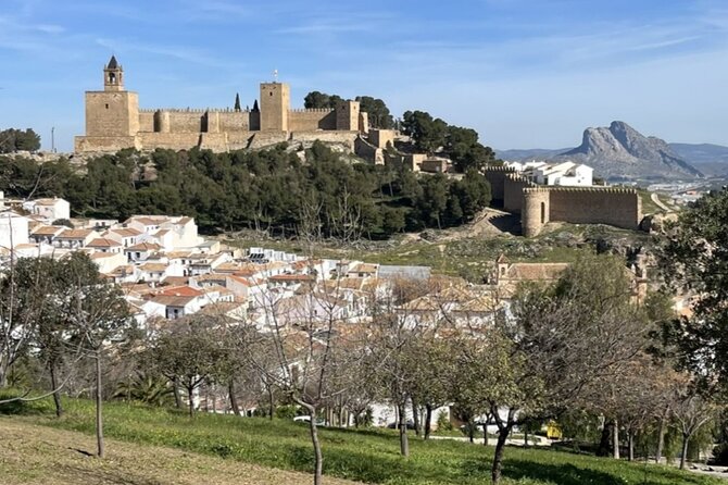 Romantic Antequera: A Self-Guided Audio Tour - Passing through the Arco de los Gigantes
