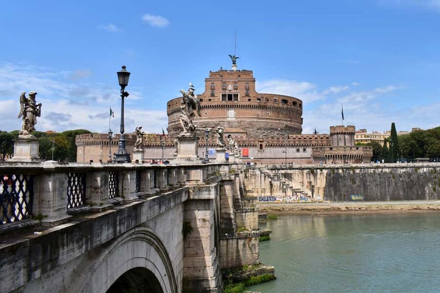 Rome: Castel Sant'Angelo Entry Ticket & Audio App - Prison rooms and difficult stories