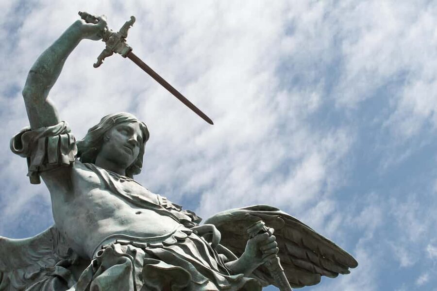 Rome: Castel Sant'Angelo Entry Ticket & Digital Audioguide - Meeting the Crown Tours host at the entrance