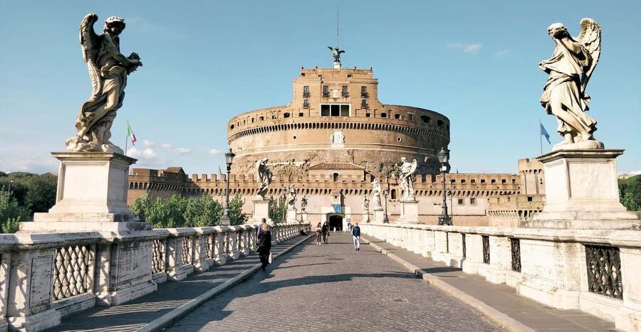 Rome: Castel Sant’Angelo Ticket & Audio Guide - Why Castel Sant’Angelo feels different from other Roman museums