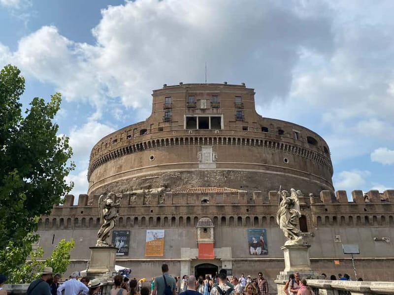 Rome: Castle Sant'Angelo Ticket w/ audioguide option - Prison cells, famous prisoners, and the darker side of Rome