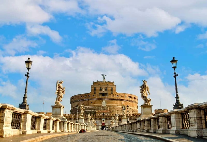 Rome: Castle Sant'Angelo Ticket w/ audioguide option - Meeting the host beside the Angel statue
