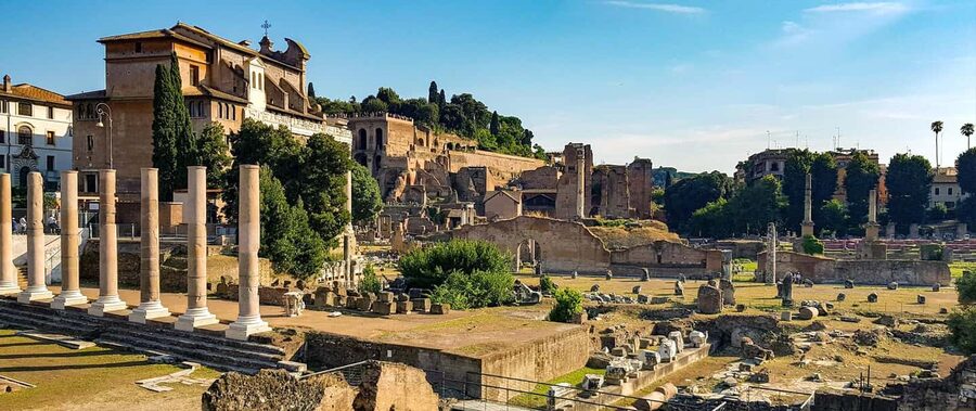 Rome: Colosseum Access with Official App & Arena Option - Timing your visit from winter to summer