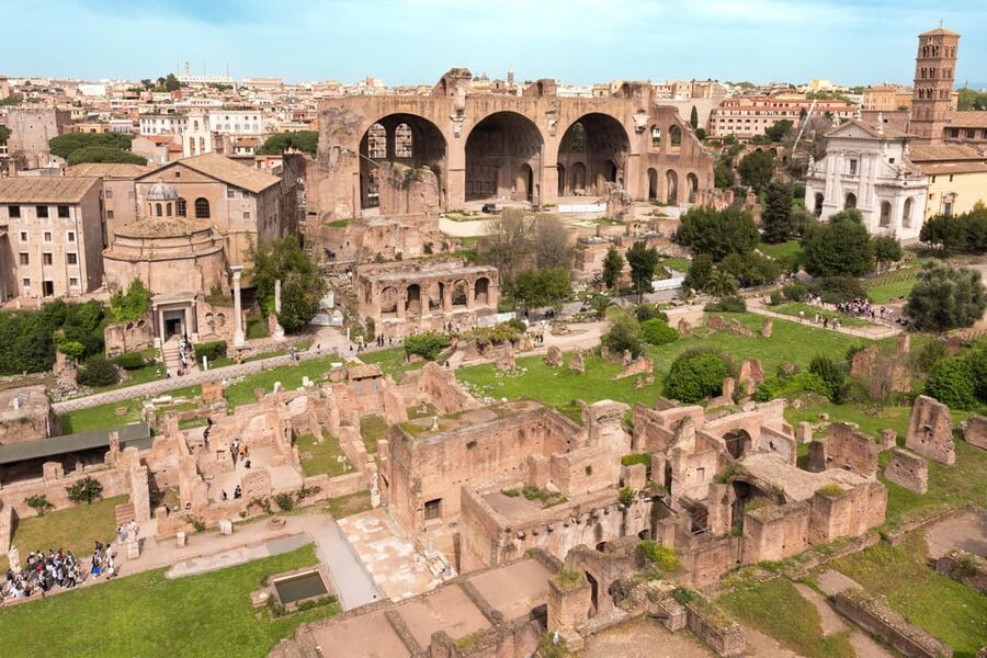 Rome: Colosseum and Roman Forum Access with Audio Guide App - Finding the Arch of Titus