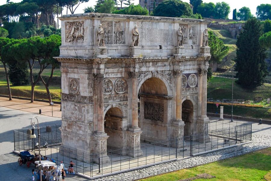 Rome: Colosseum & Forum Experience with Free Audio Guide App - Inside the Colosseum With Timed Entry