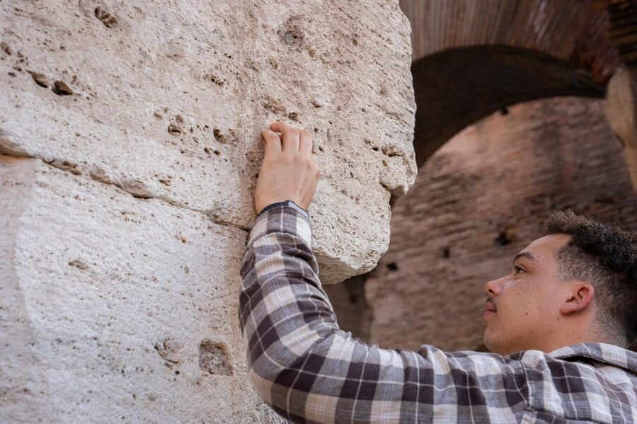 Rome: Colosseum, Forum, & Palatine Hill Entry & Audioguide - What this Colosseum experience really offers