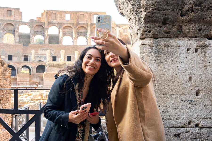 Rome: Colosseum, Forum, & Palatine Hill Entry & Audioguide - Climbing Palatine Hill for Rome’s broadest views