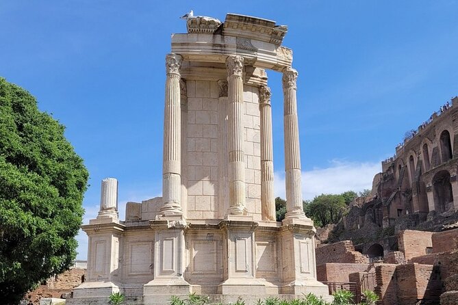 Rome: Colosseum, Roman Forum & Palatine Hill Visit + Audio Guide - Using the audio guide app inside
