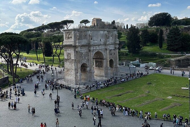 Rome: Colosseum, Roman Forum & Palatine Hill Visit + Audio Guide - What the host does, and what the host does not do