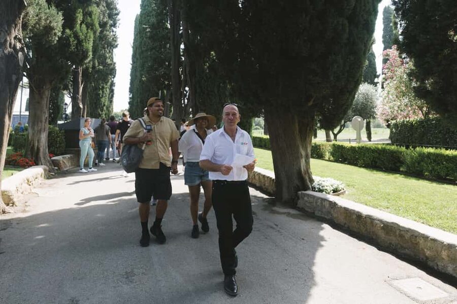 Rome: Guided Catacombs Tour & Capuchin Crypt (Audio Guide) - How the five-hour schedule works