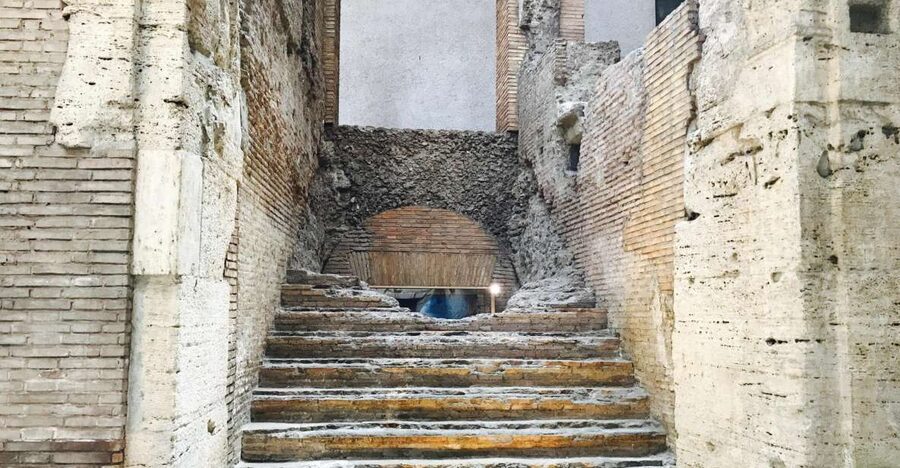 Rome: Navona Square Underground Ticket with Audio Guide - Finding the Entrance at Piazza Navona