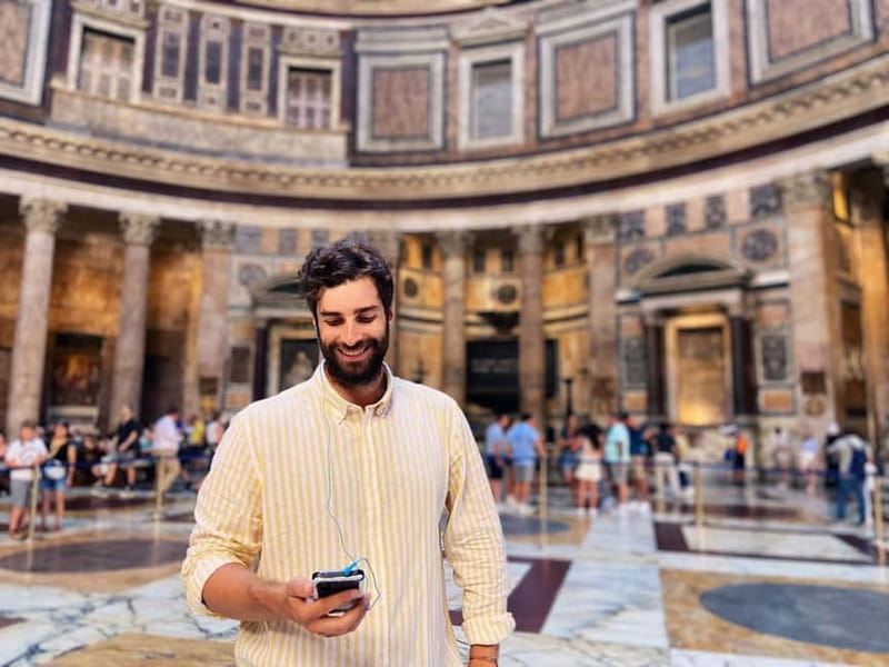 Rome: Pantheon Priority Entry Ticket & Interactive App - Entering through the priority access line