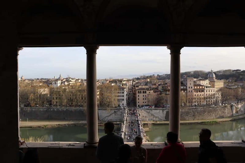 Rome: Passetto & Castel Sant'Angelo Entry and Audioguide - Walking the papal escape route