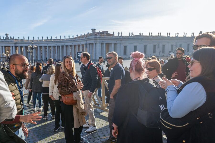 Rome: St. Peter's Basilica and Dome Entry + Audio Guide - The small details that affect your day
