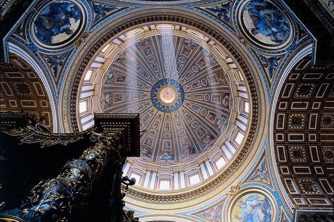 Rome: St Peter's Basilica and Papal Tombs Audio Guide - Michelangelo’s Pietà and the first major art stop