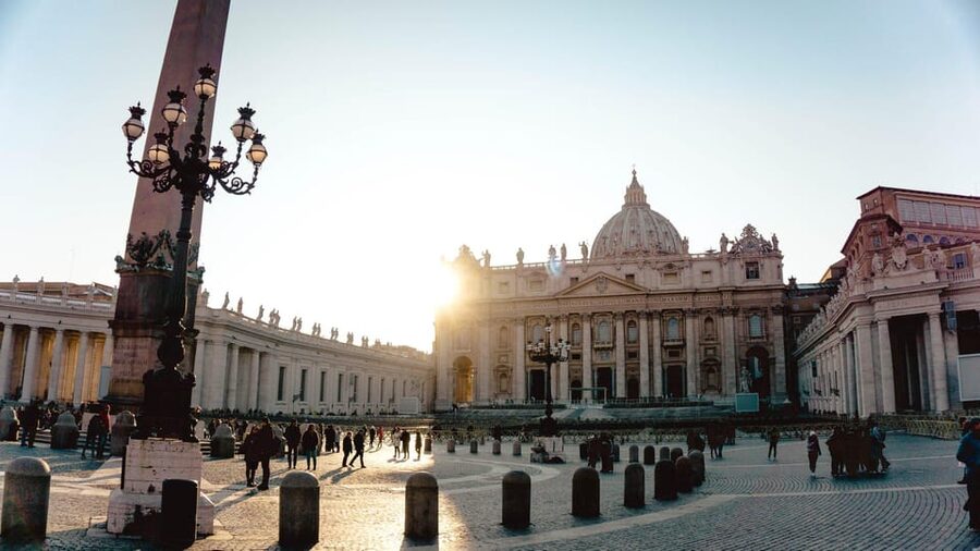 Rome: St. Peter’s Basilica Hosted Access with Audio Guide - Meeting the host near the Vatican