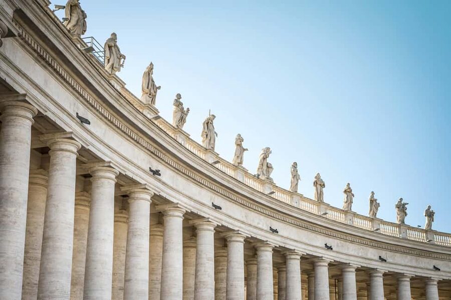 Rome:St. Peter's Basilica Hosted Entry + Official Audioguide - Why the separate entrance matters at St. Peter’s