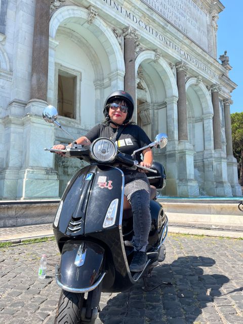 Rome: Vespa Self-Drive Tour with Gelato - Piazza Venezia and the Colosseum