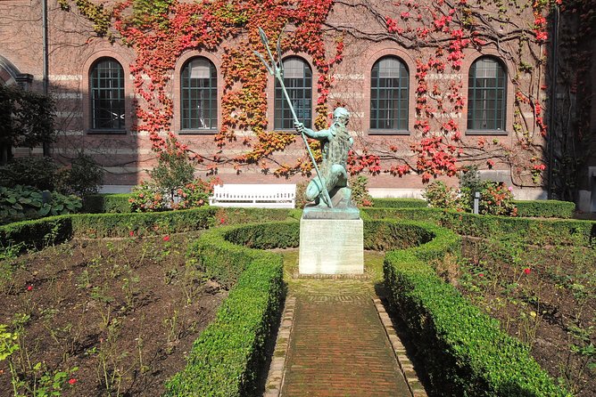 Rotterdam Highlights & Spies: Interactive City Game - Price and value at $7.22 per person