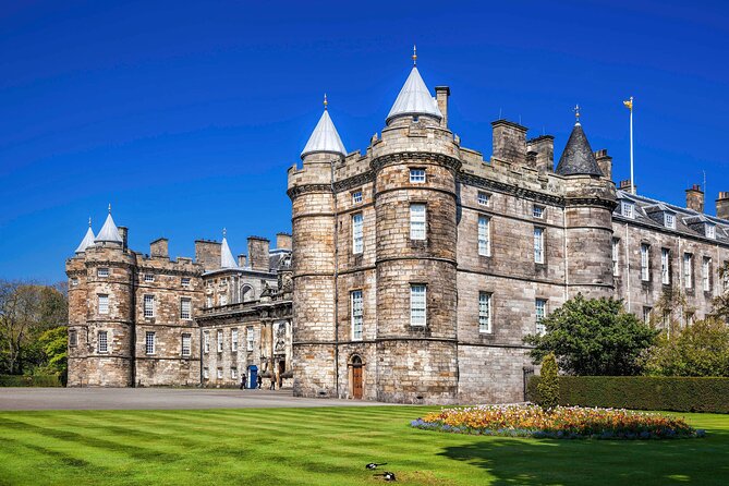 Royal Mile, Edinburgh Walking Tour with Audioguide - Starting at Holyrood Abbey and Salisbury Crags