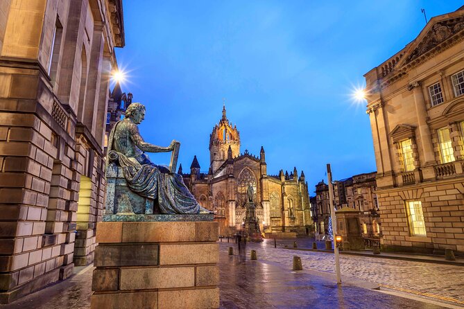 Royal Mile, Edinburgh Walking Tour with Audioguide - Midway sights: the Heart of Midlothian and St Giles’ Cathedral