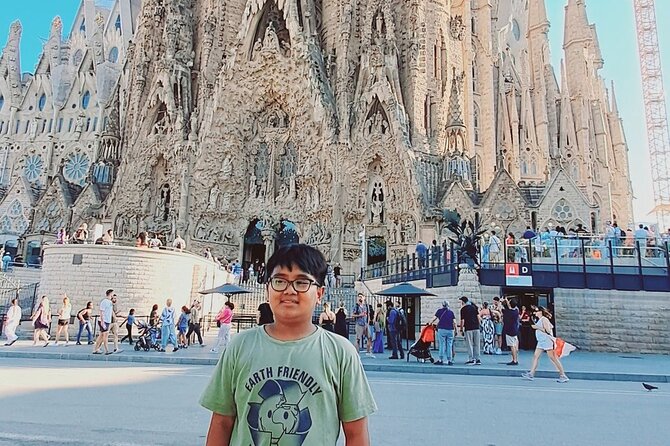 Sagrada Familia Skip The Queue With Audio Guide Tour - Why Gaudí’s façades are worth your time