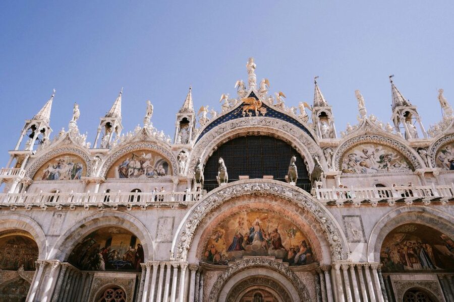 Saint Mark Basilica Priority Access & Audio Guide Option - Dress, security, and high-water details