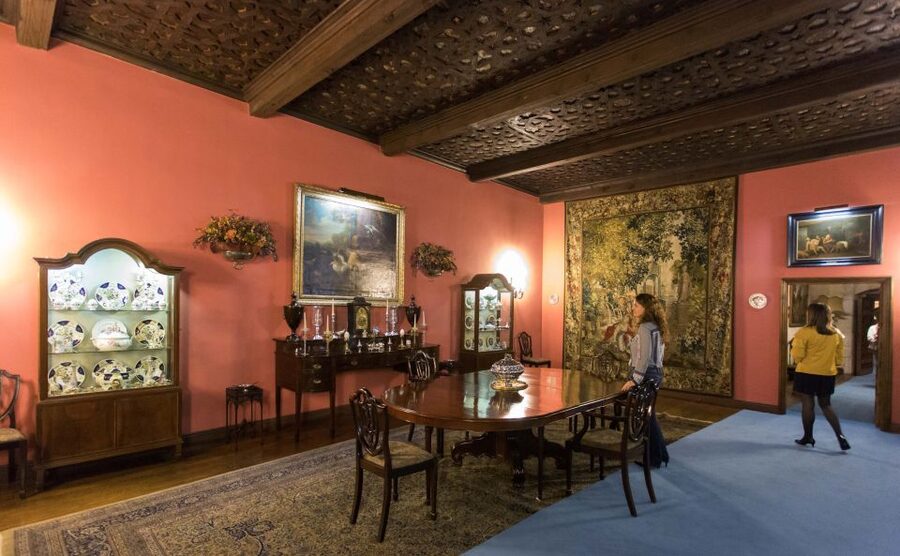 Salamanca: Monterrey Palace Audio-Guided Tour - Who will enjoy this palace visit most?