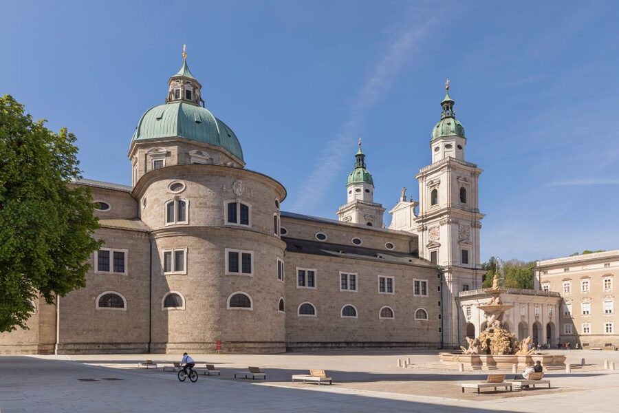 Salzburg: Cathedral Entry Ticket with Audio Guide Option - The important warning about Mass and closures
