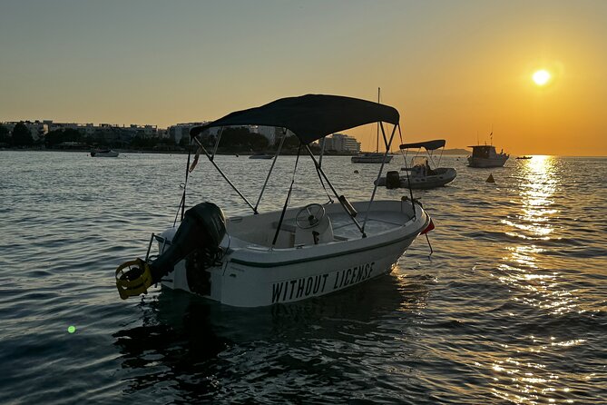 San Antonio Bay Self Drive Boat Rental - Taking the helm in San Antonio Bay