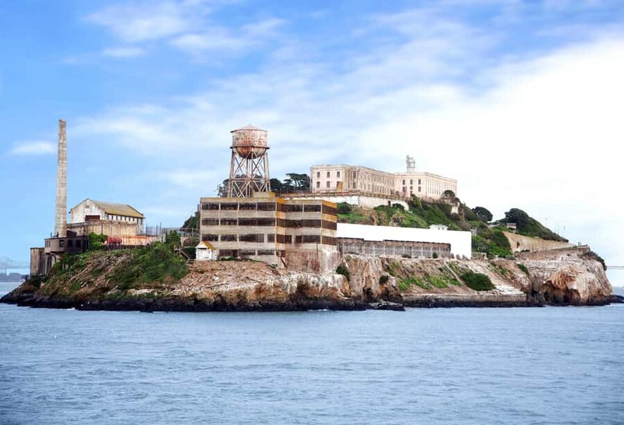 San Francisco: Alcatraz, Ferry & Audio Tour w/ Night Option - What the companion audio adds