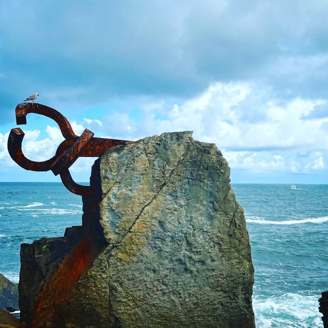 San Sebastian: Sustainable Catamaran Cruise with Audio Guide - Santa Clara Island and the open edge of the bay