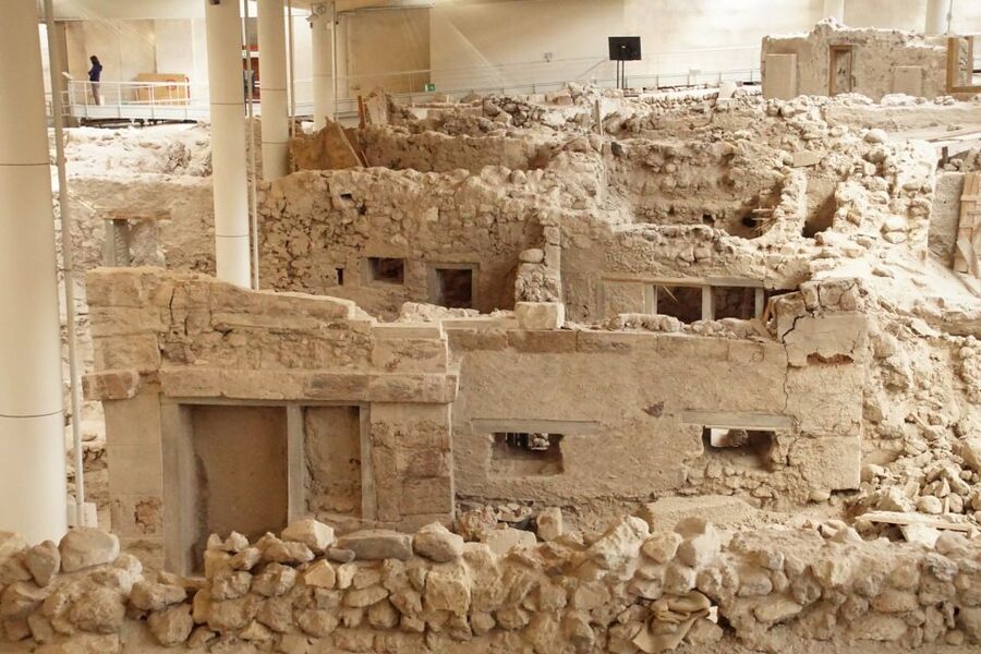 Santorini: Akrotiri Entry Ticket and Audio Guide - Key points to know before visiting