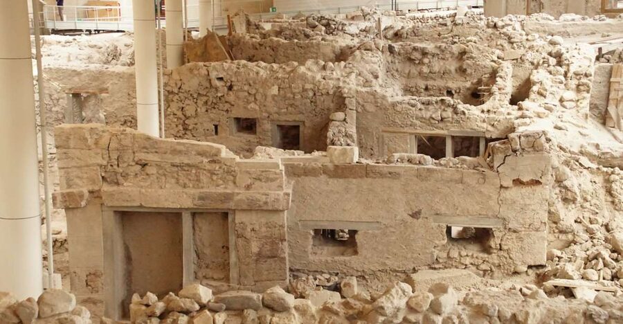 Santorini: Akrotiri Entry Ticket and Audio Guide - Practical preparation for a smooth visit
