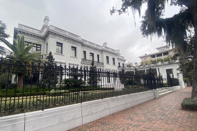 Savannah’s Historical District: A Self-Guided Audio Tour - Church Architecture and Savannah’s Public Squares