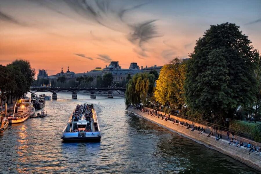 Seine River Cruise with Free Notre Dame Digital AudioGuide - A relaxed hour, not a full day of sightseeing