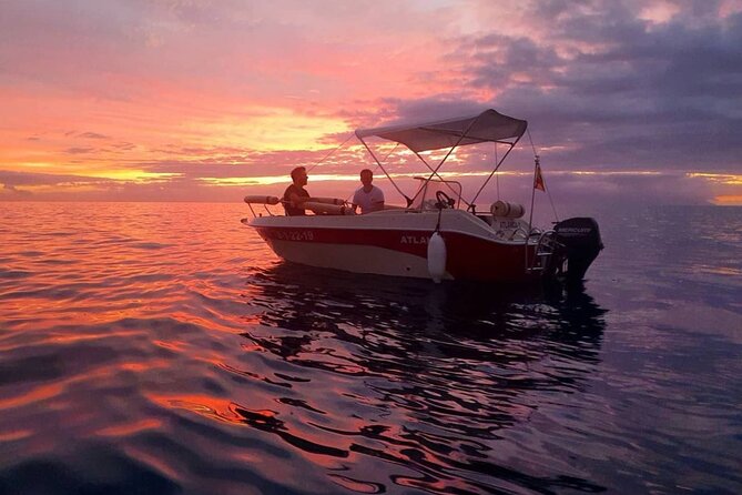 Self Drive Boat Rental in Costa Adeje Tenerife - Driving without a boating license