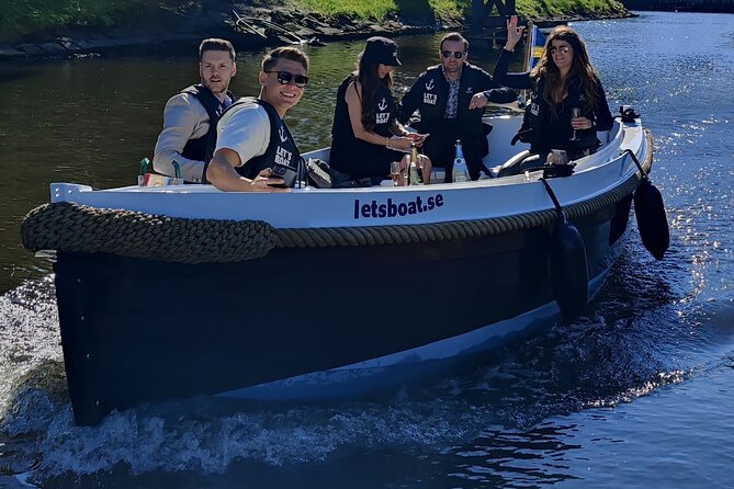Self Drive Electric Boat in the Canals - Why the silence changes the sightseeing