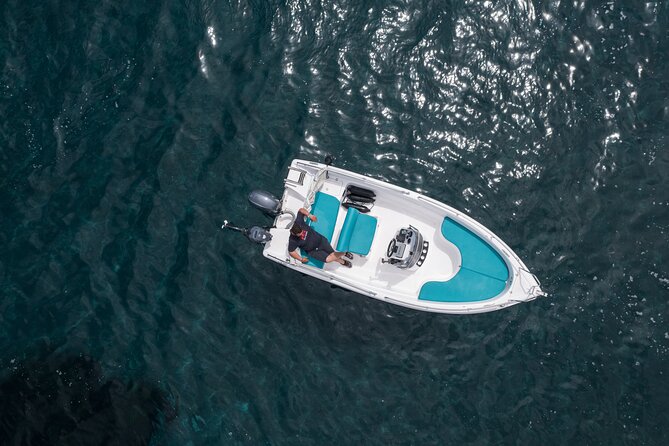 Self-Drive License-Free Boat Rental in Santorini from Vlichada - The fuel charge is the important price detail
